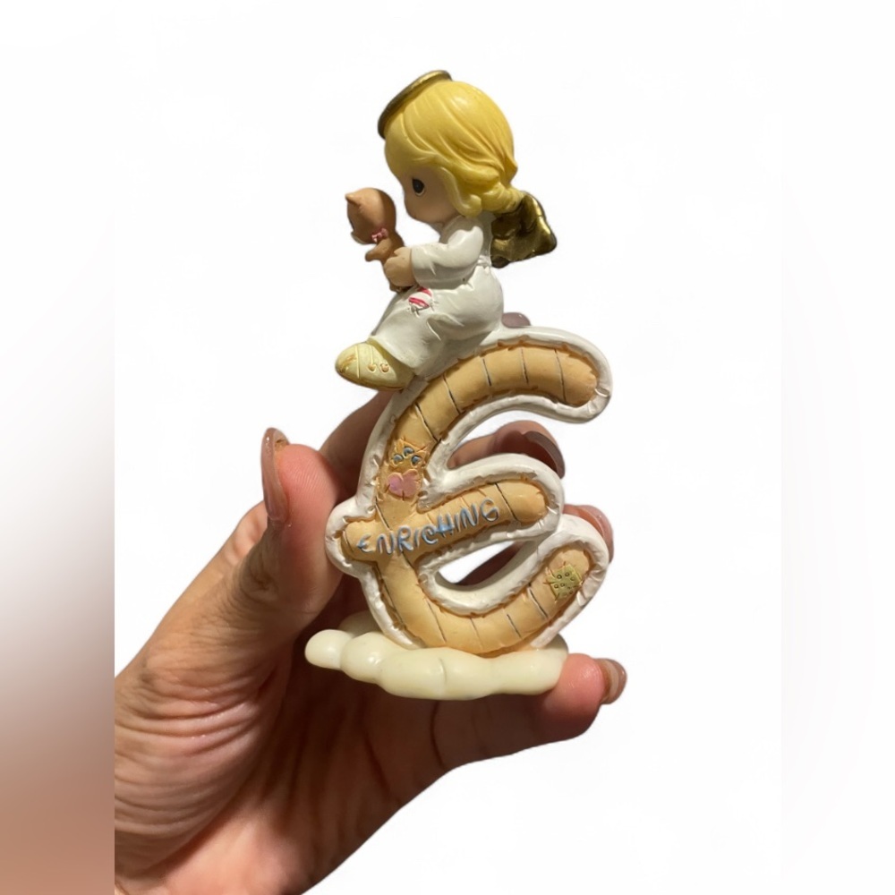 Precious Moments Enesco 2002 “E is for Enriching” Alphabet Angel Figurine